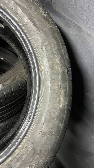 Комплект літньої гуми 215/55/17 Continental
