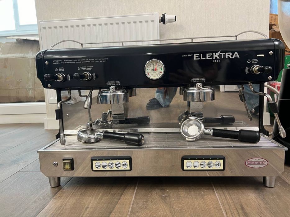 Кофеварка кавоварка кавомашина Elektra еспрессомашина