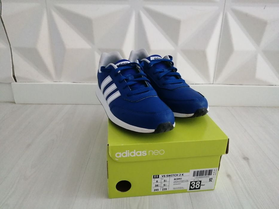 Ténis Adidas Neo Tam.38