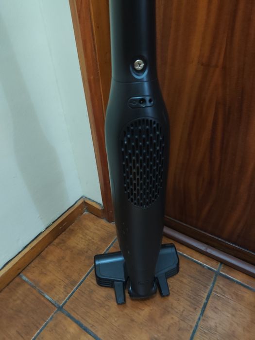 Aspirador modelo Bosch Readyy'y Lithium 2in1. Para peças 


Este aspir