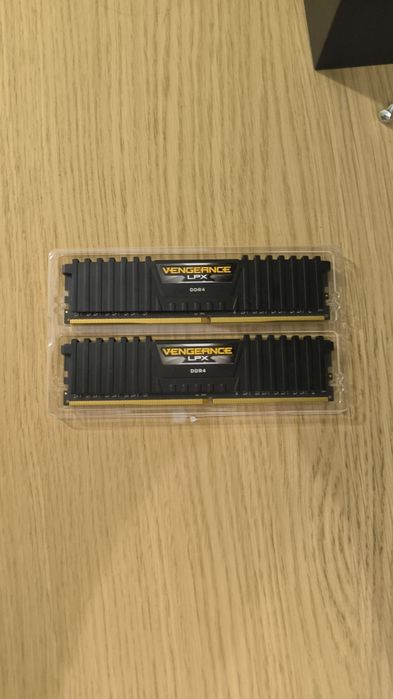 16 gb ddr4 3200MHz cl16