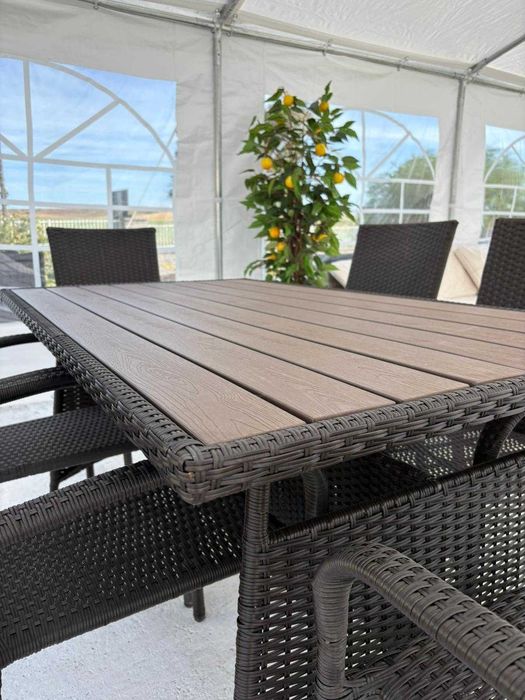 mesa com cadeiras