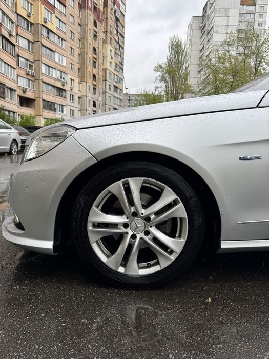 Продам Mercedes - Benz E200 W212