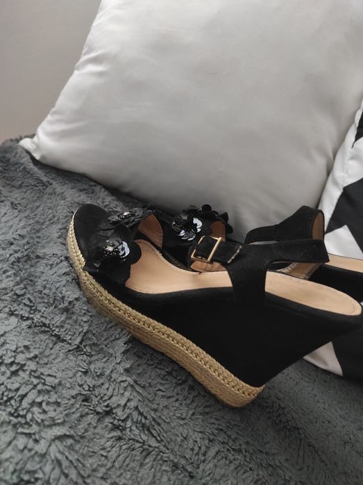 Buty na koturnie rozm 39.