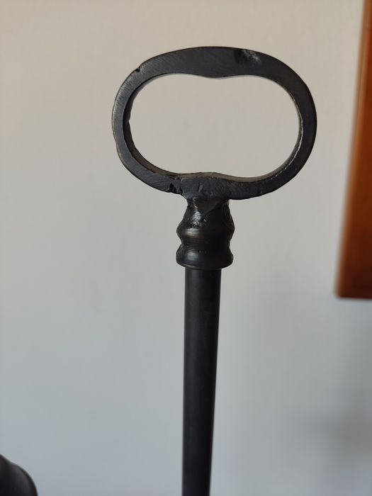 Candeeiro de mesa em latão