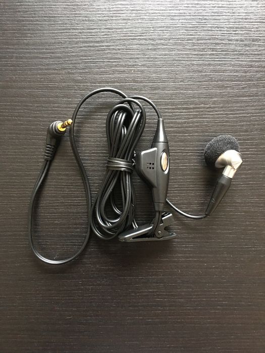 Гарнітура (навушник) для мобільного телефону