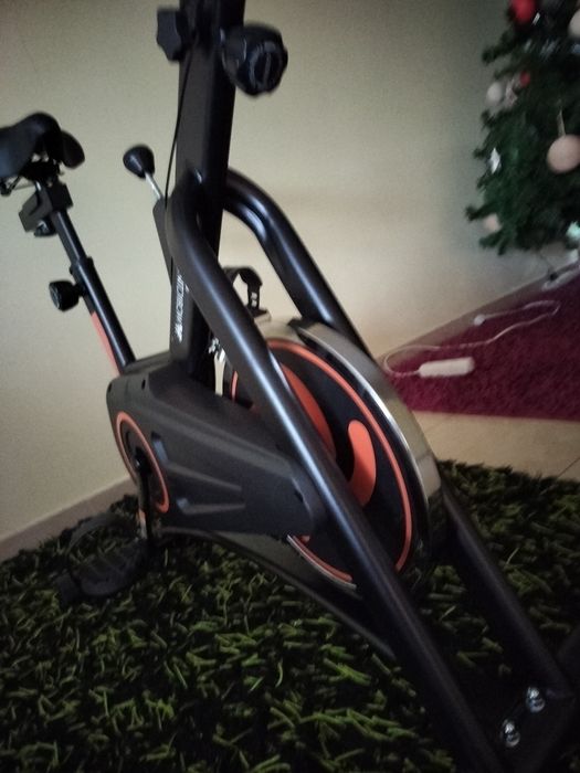 Bicicleta estática semi-profissional nova
