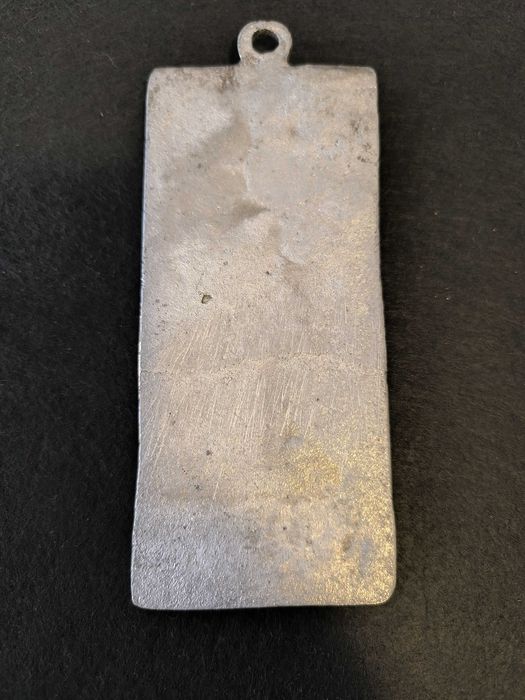 Placa em estanho, datada de 1981 da Feira de São Martinho da Golegã