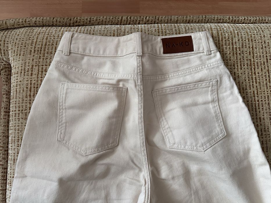 Джинси бежевого молочного кольору na-kd 36 розмір, S розмір