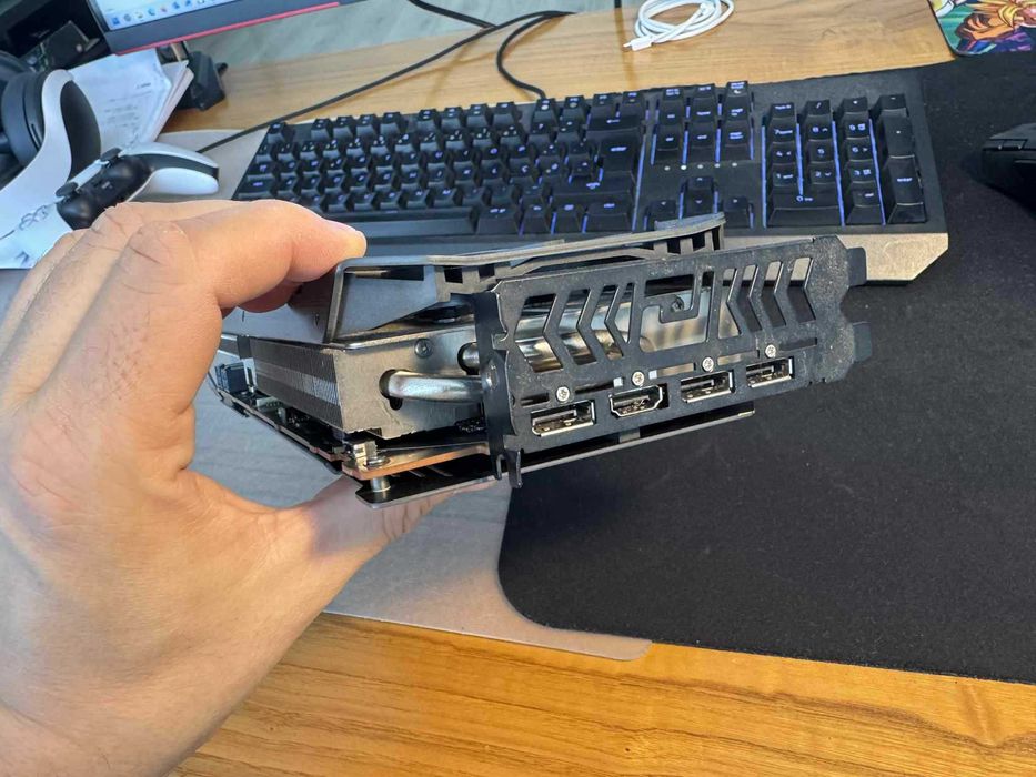 Red Devil AMD Radeon RX 6600XT Graphics Card, 8GB GDDR664752104136321124