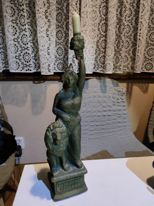 Pomnik Bawarski świeca Bayrisches Denkmal