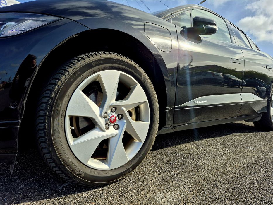 Jaguar I-PACE SE EV400 AWD | 400 cv | 70.000 km | Teto Panorâmico | Meridian