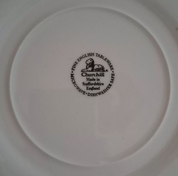 Prato Raso Churchill England - VINTAGE
