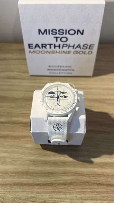 Mission to Earthpase Moonshine Gold