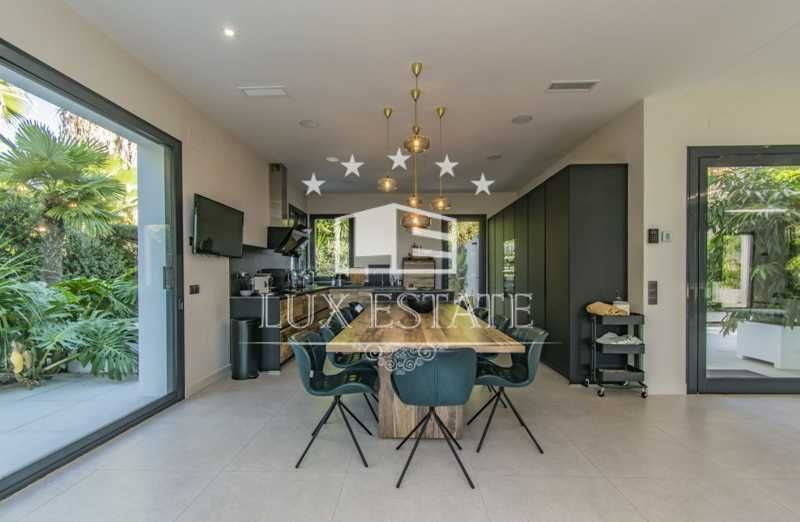 Современная вилла в одном из Престижных мест МАРБЕЛЬИ