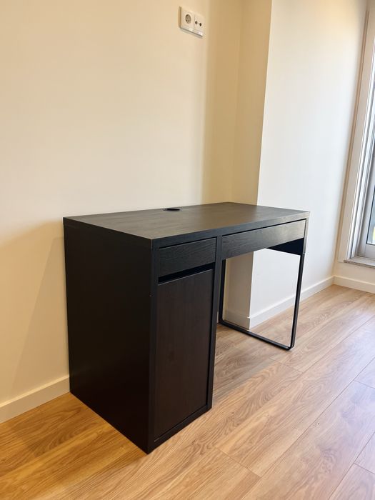 Secretária IKEA em ótimo estado