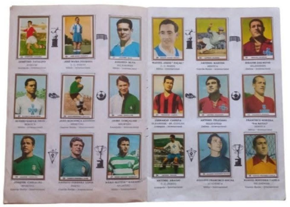 Caderneta antiga, ídolos do Passado.