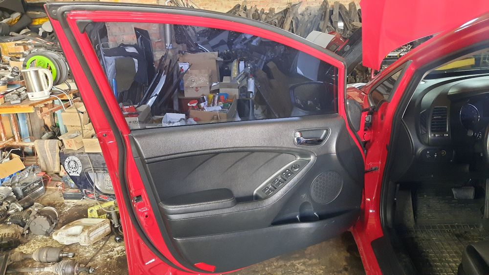 Двері двери kia киа кіа cerato/forte оригінал 2013-2016 ідеал