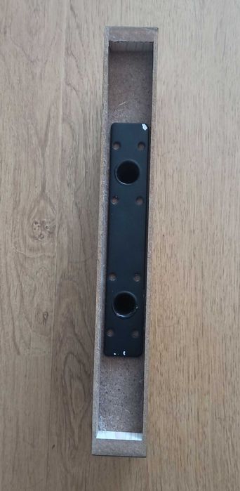 2 estantes de parede preto-castanha Ikea