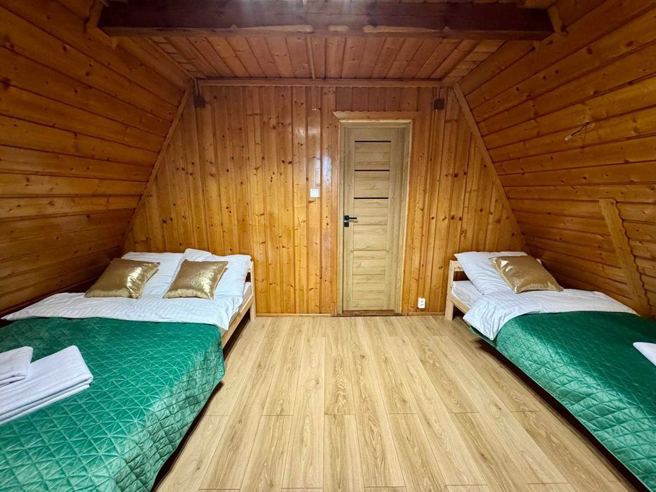 Widok na jezioro i relaks dla 13 osób – sauna, balia, basen