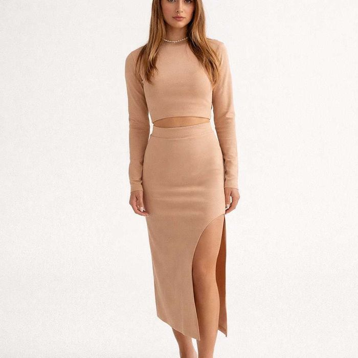 костюм бежевий в рубчик