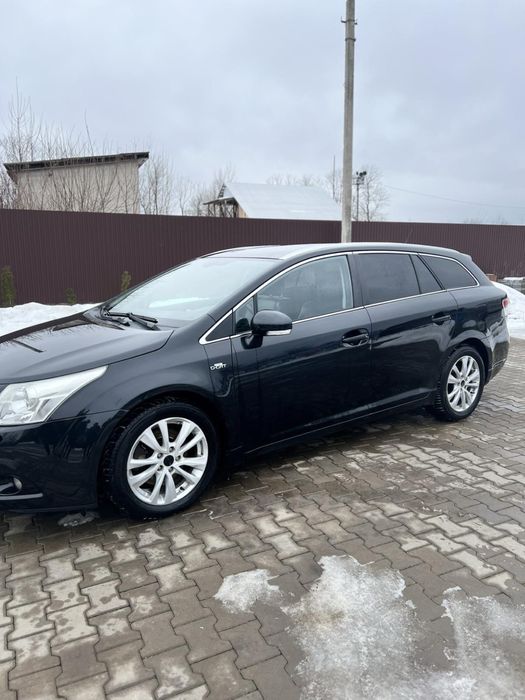Toyota Avensis 2010. 2.2 дизель