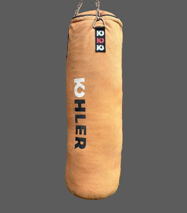 Saco de boxe, Kohler, feito em lona bege,  medidas 103X46 cm