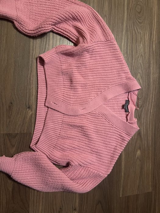 Тепла вʼязана жіноча кофта