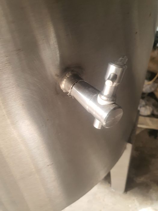 Cubas inox de 1500 litros e 2 de 500 litros