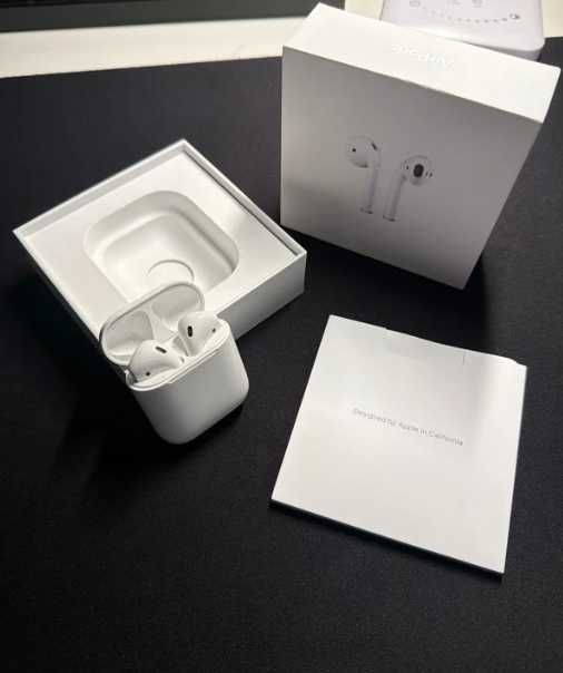 Pack Apple: iPhone SE 3ª Geração 128GB + AirPods 2ª Geração (Com Caixas e Fatura Worten)
