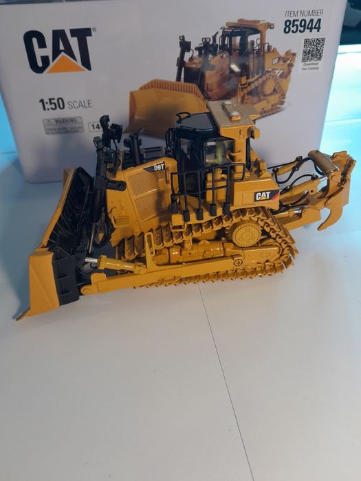 Model Buldozer Cat D9