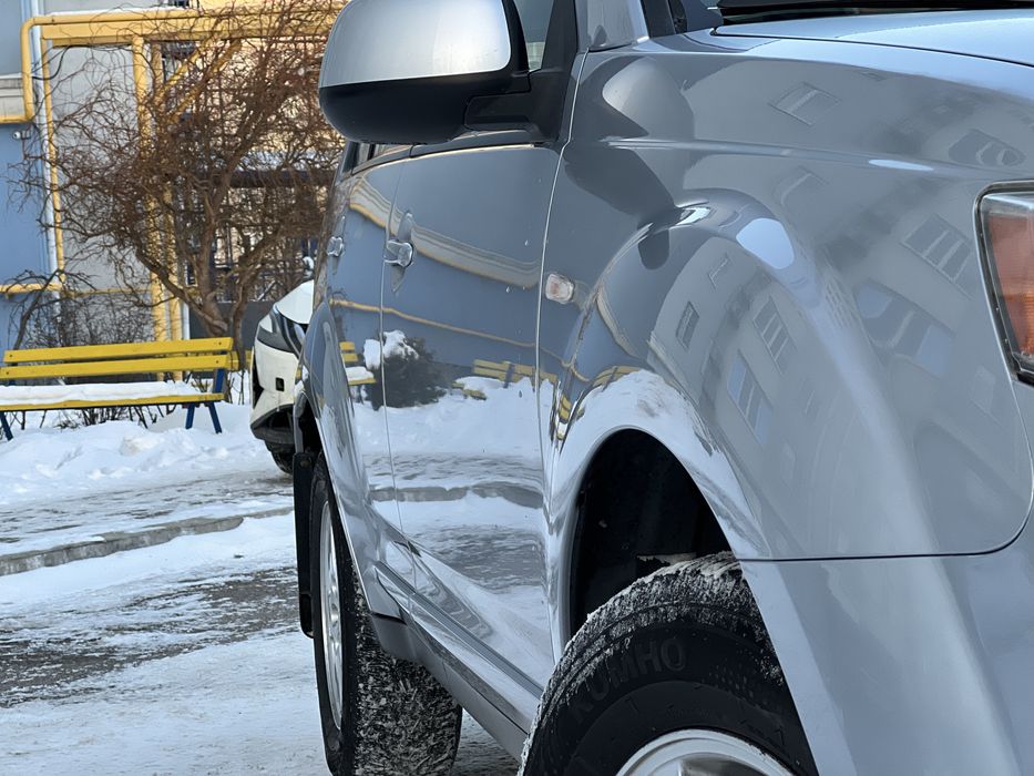 Mitsubishi Outlander XL 2.4 механика 2008г