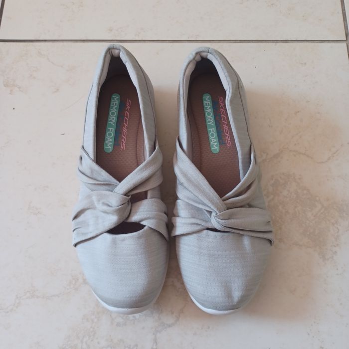 Skechers Memory foam Air Cooled 38/25 cm/ salon 349 zł