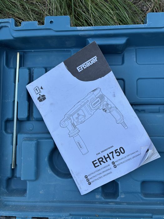Młotowiertarka_Młot Erbauer ERH750 SDS Plus 750 W