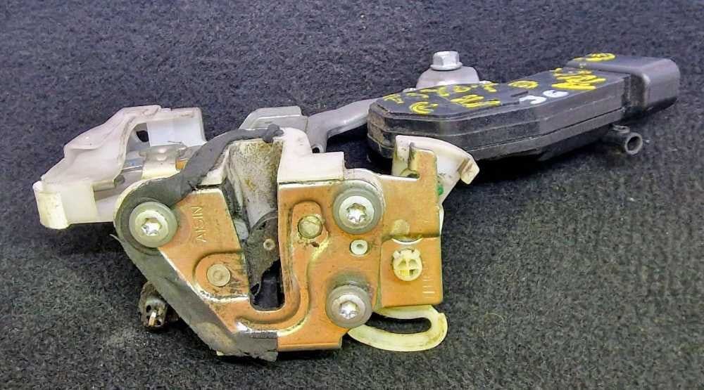 Fechadura / Fecho Porta Frente Esquerdo - TOYOTA AURIS