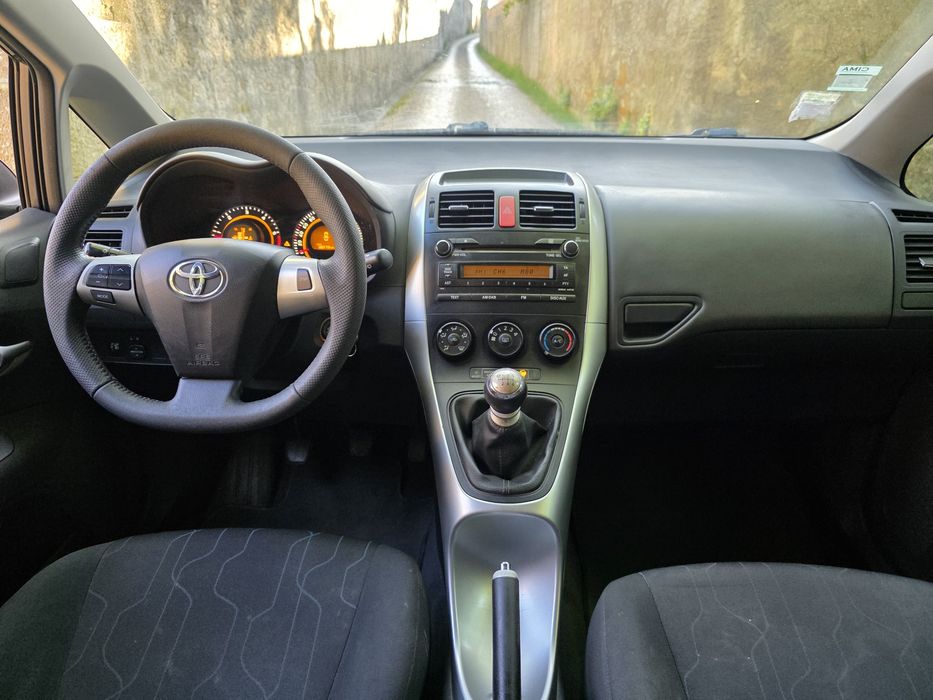 Toyota Auris 1.4 D-4D Com 88.719kms