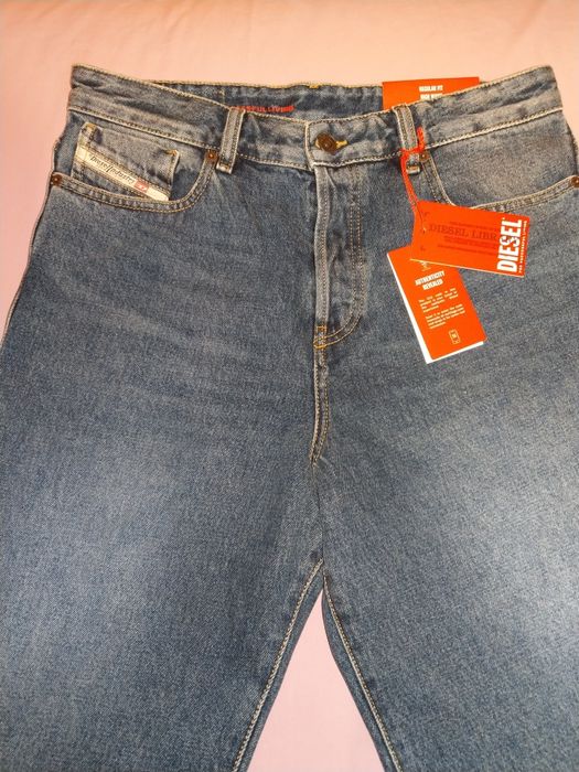 Wyprzedaż:Spodnie męskie marki Diesel.
