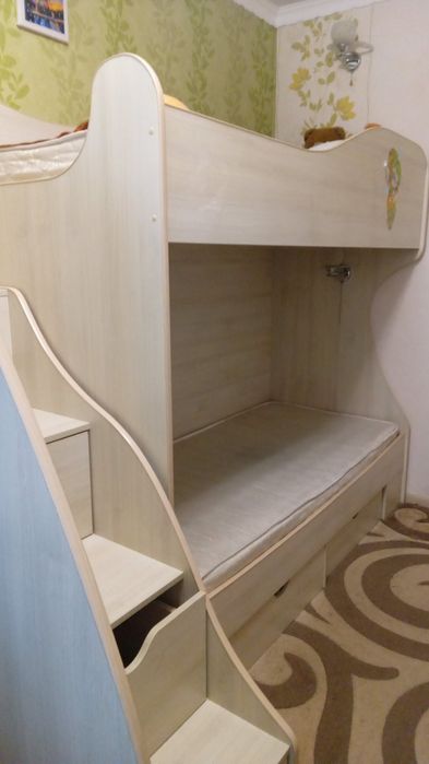 Двоярусне ліжко дитяче