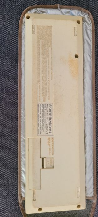 Órgão  1982 |  Yamaha HandySound
A funcionar o t