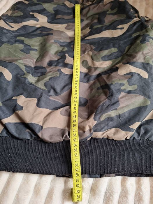 Куртка жіноча Bershka р.S 44-46