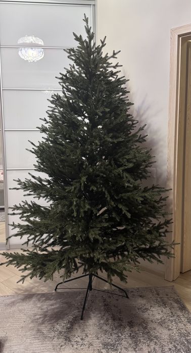 Ялинка штучна лита