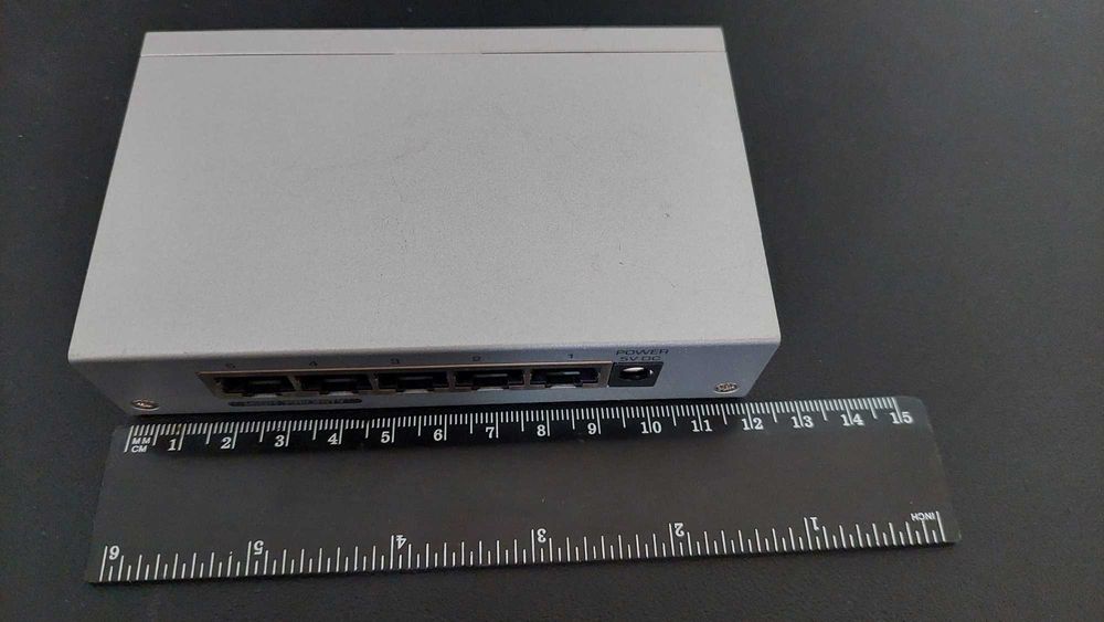 Switch Ethernet 4 Portas ZyXEL ES-105A V2