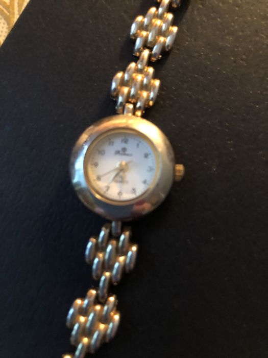 Zegarek damski na bransoletce
