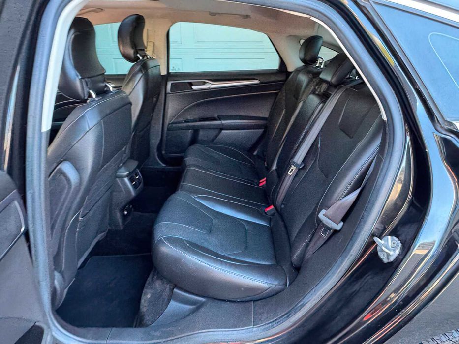 Ford Fusion Titanium      2014