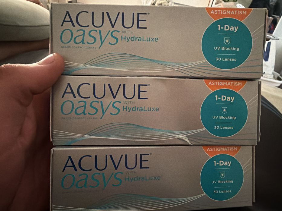 Acuvue oasys HydraLuxe astigmatism 88szt. D +1.00, Cyl. -0.75, oś 180