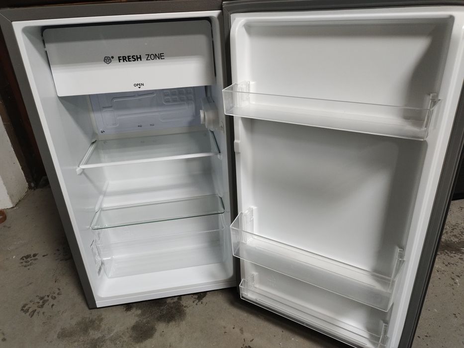 Холодильник офісний, студентський, відмінний стан Hisense. 85 cm