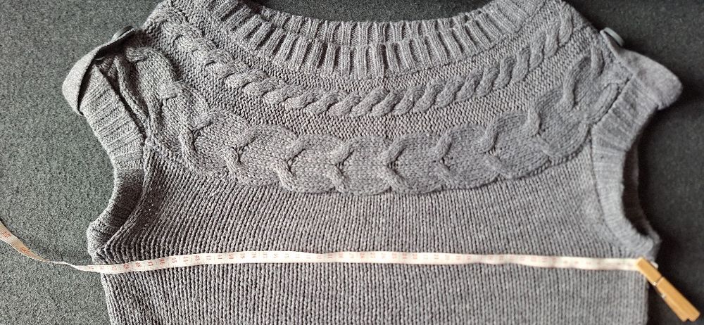 Sukienka- Sweter bez rękawów