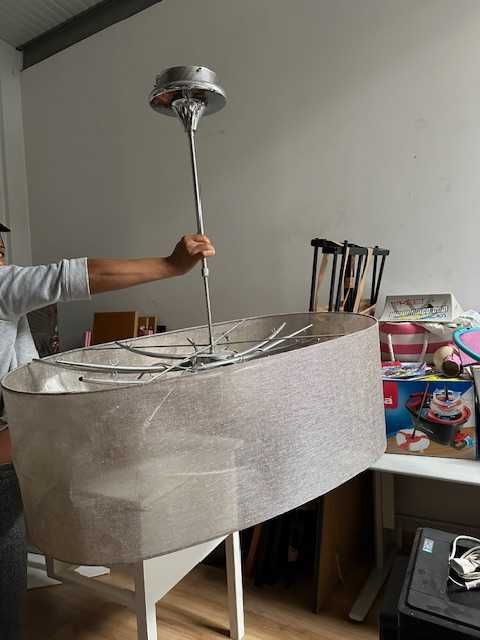 Recheio de casa muito bem conservado e em bom estado