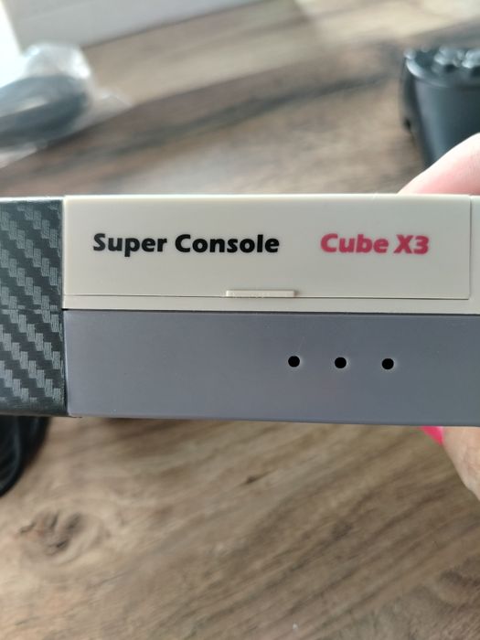 Konsola do gier retro, z dwoma gamepadami, Cube X3