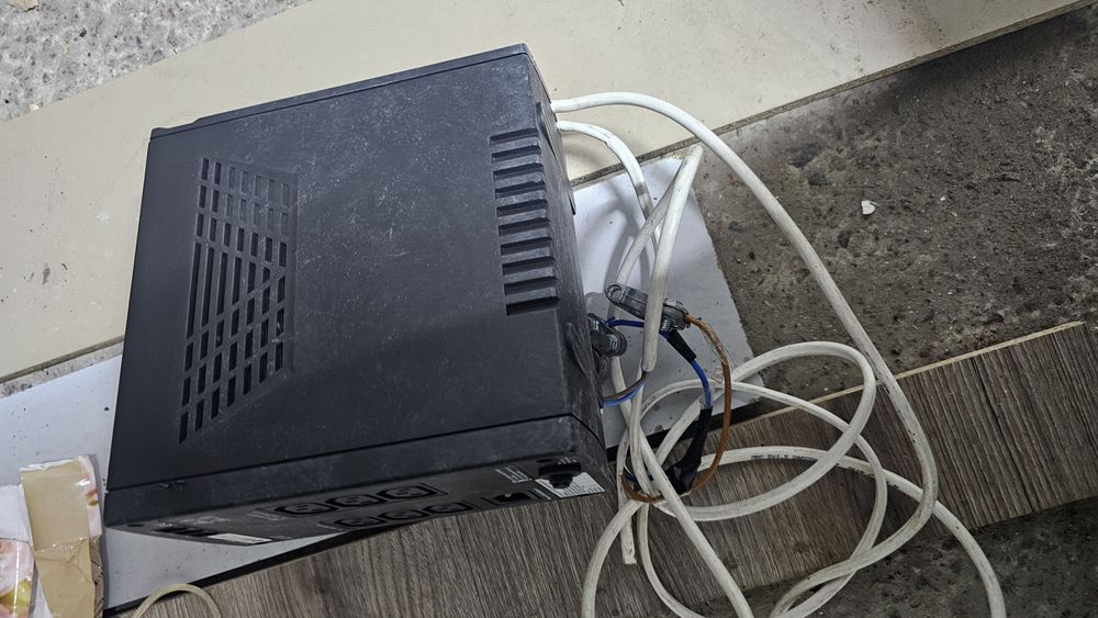 Бесперебійник під акумулятор